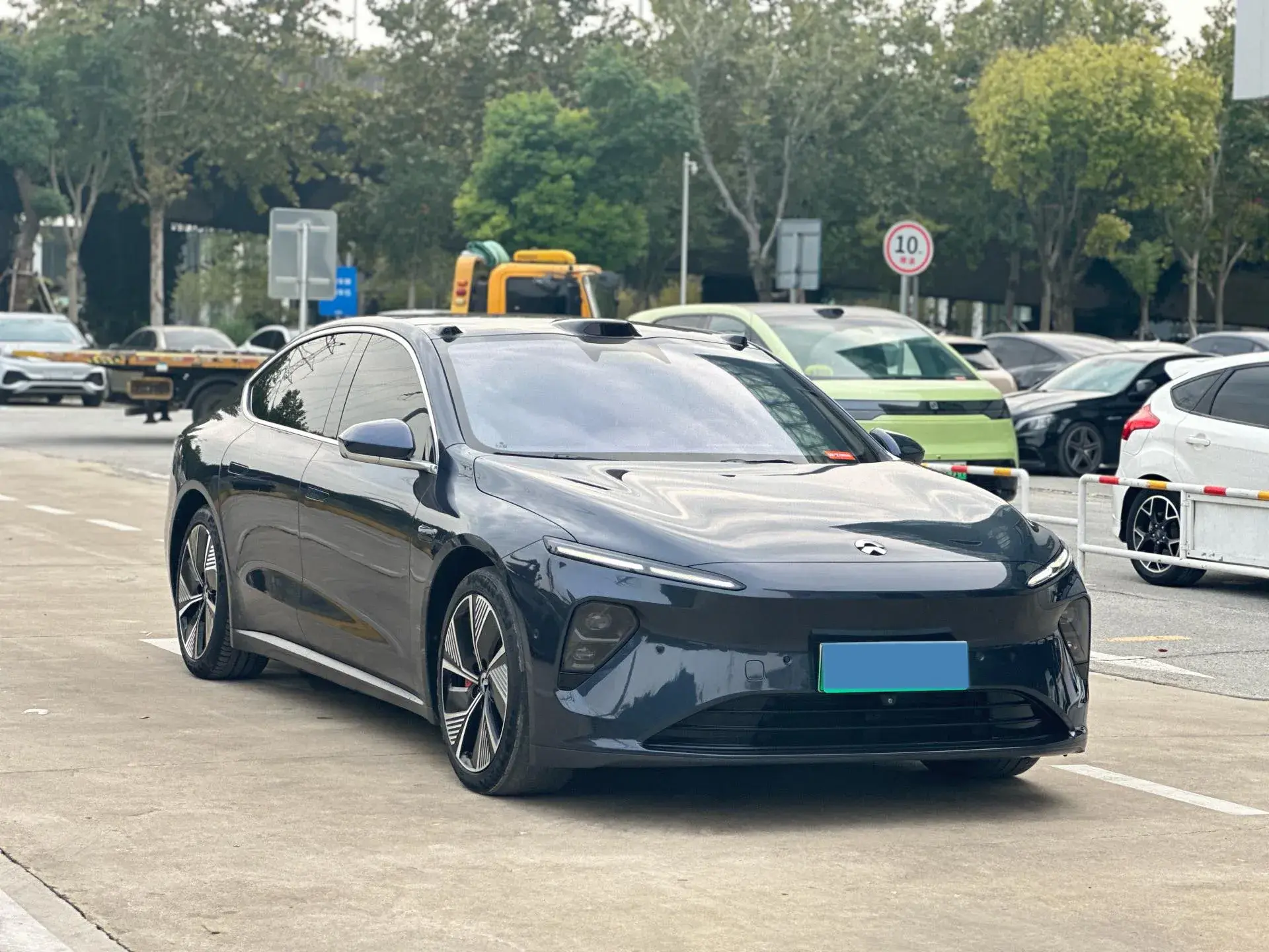 2021 VOLKSWAGEN ID.6 thumbnail 3