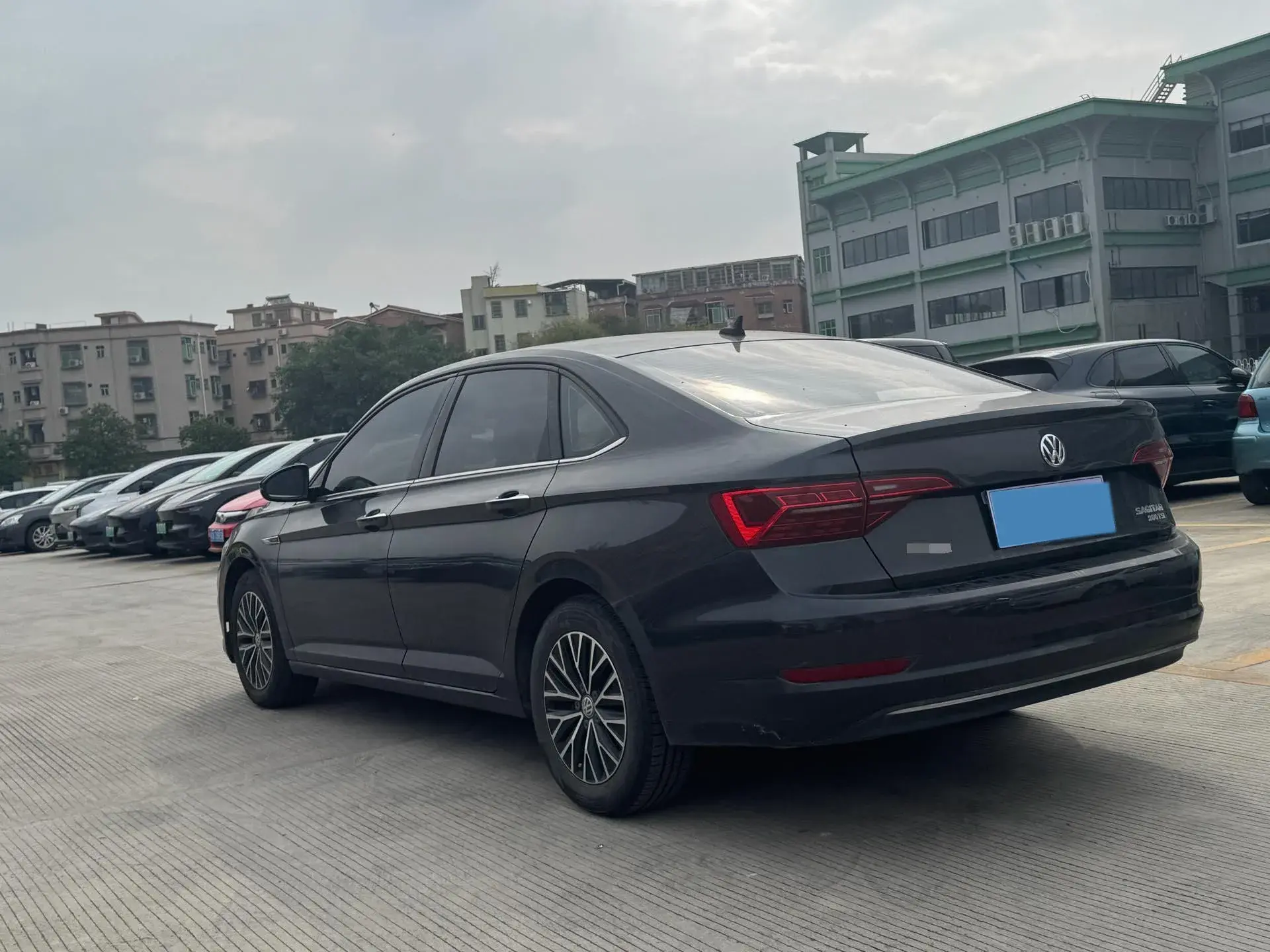 2021 VOLKSWAGEN SAGITAR thumbnail 4