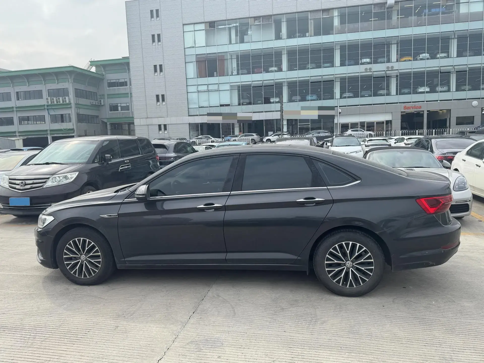 2021 VOLKSWAGEN SAGITAR thumbnail 3