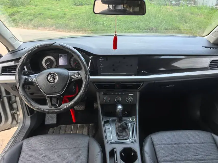 2019 VOLKSWAGEN LAVIDA thumbnail 4