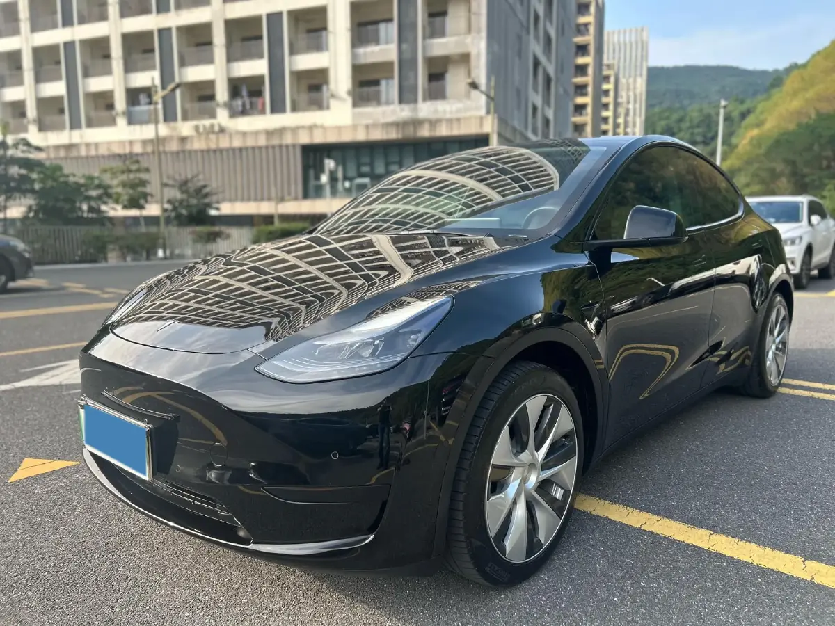 2022 Tesla Model Y BEV 60KWH