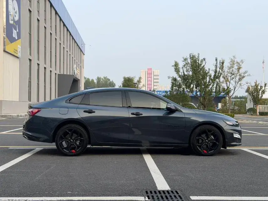 2020 CHEVROLET MALIBU thumbnail 4