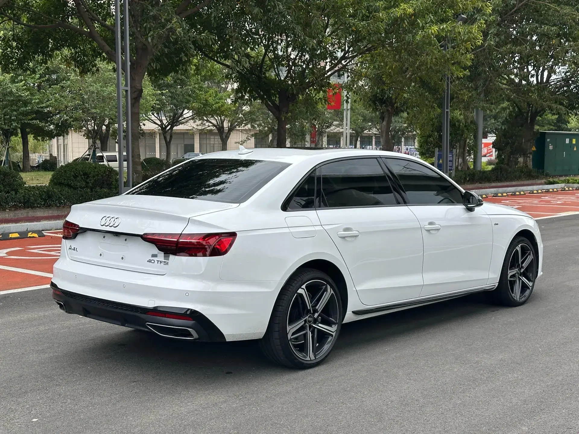 2024 AUDI A4L thumbnail 4