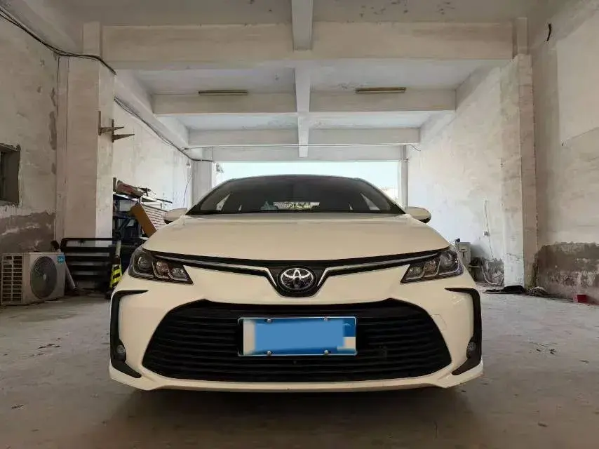 2021 TOYOTA COROLLA thumbnail 2