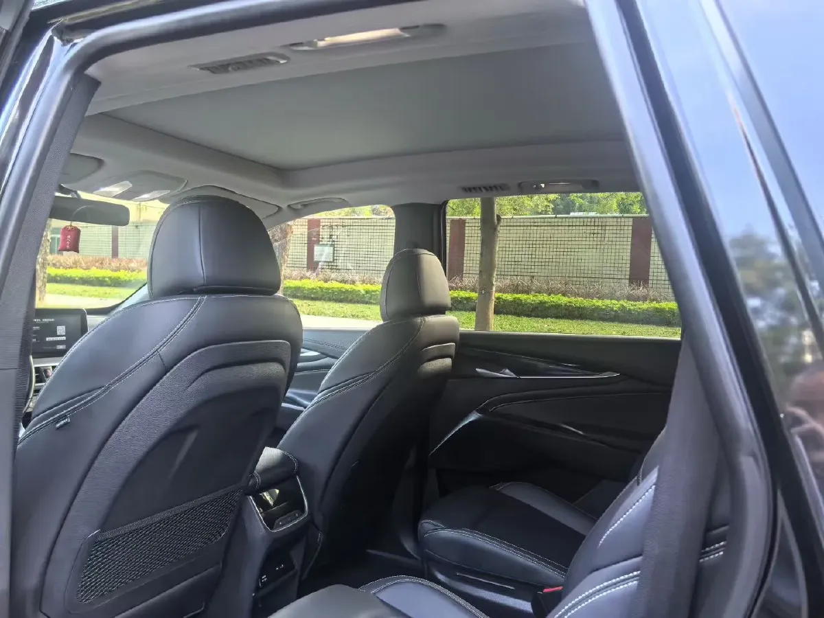 2019 MAXUS Euniq 5 BEV 52.5KWH,autocango,china used car exporter,china ev exporter,chinese used car exporter,chinese used ev exporter