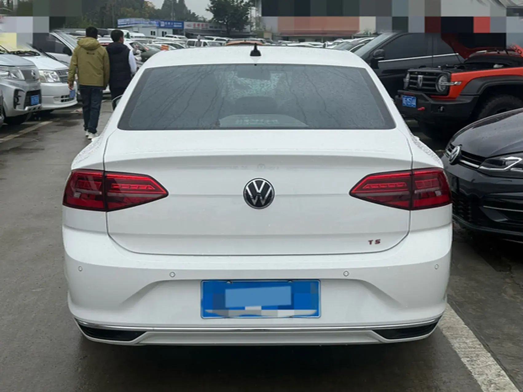 2021 VOLKSWAGEN LAMANDO thumbnail 3