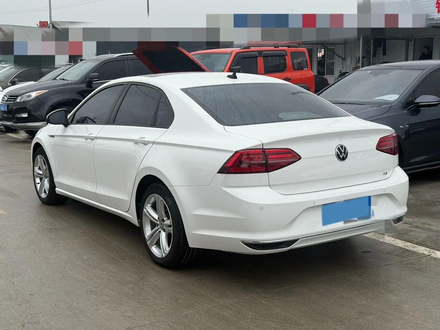 2021 VOLKSWAGEN LAMANDO thumbnail 4