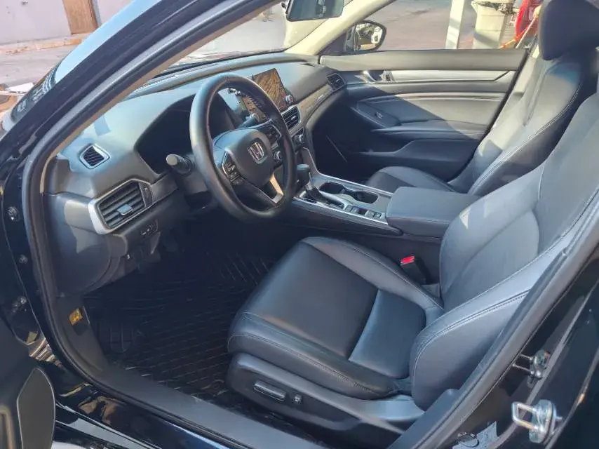 2018 HONDA ACCORD thumbnail 3