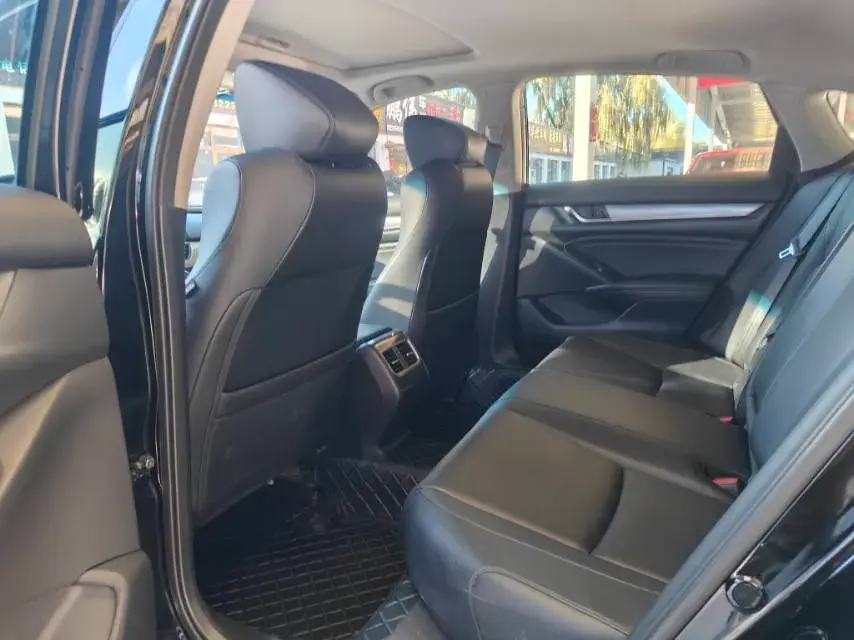 2018 HONDA ACCORD thumbnail 4