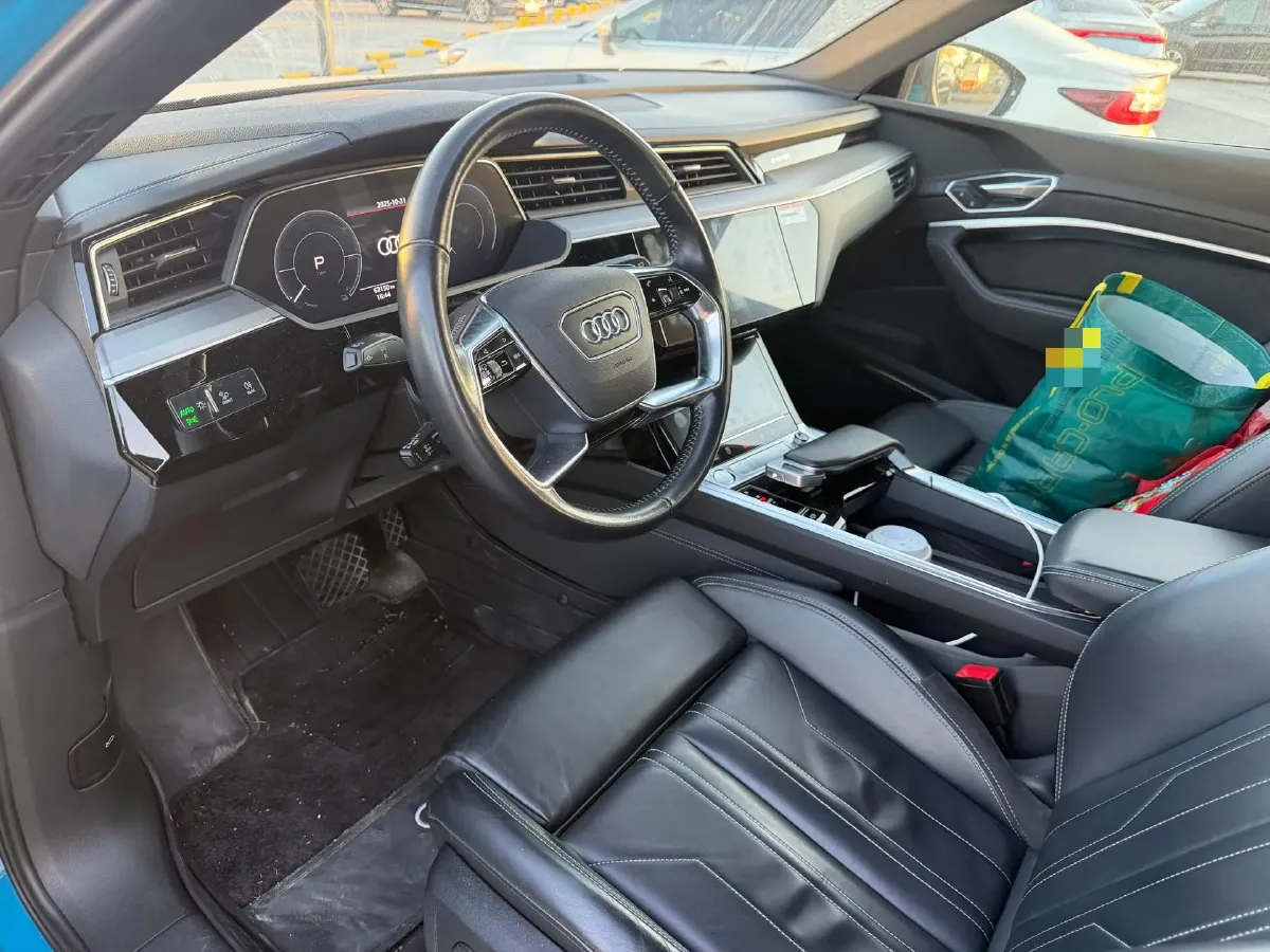 2019 Audi e-tron 2AT BEV 95KWH,autocango,china used car exporter,china ev exporter,chinese used car exporter,chinese used ev exporter