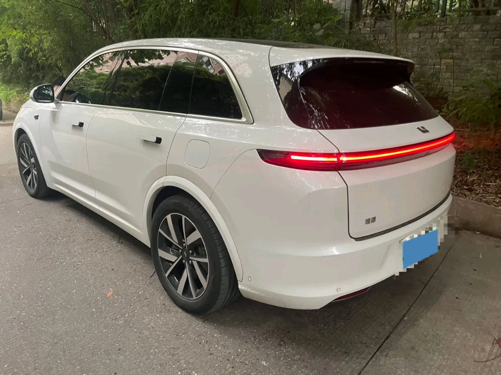 2023 LI L7 thumbnail 2