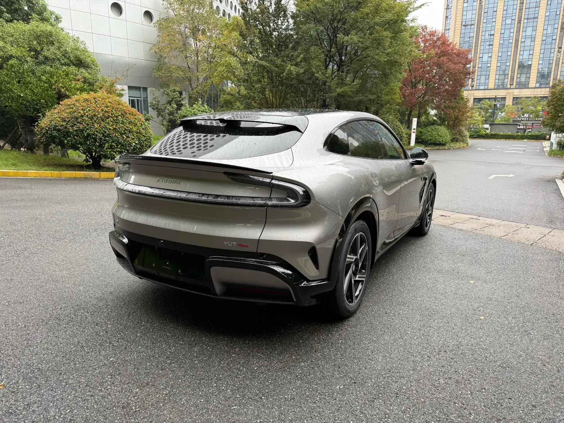 2025 MI YU7 thumbnail 3