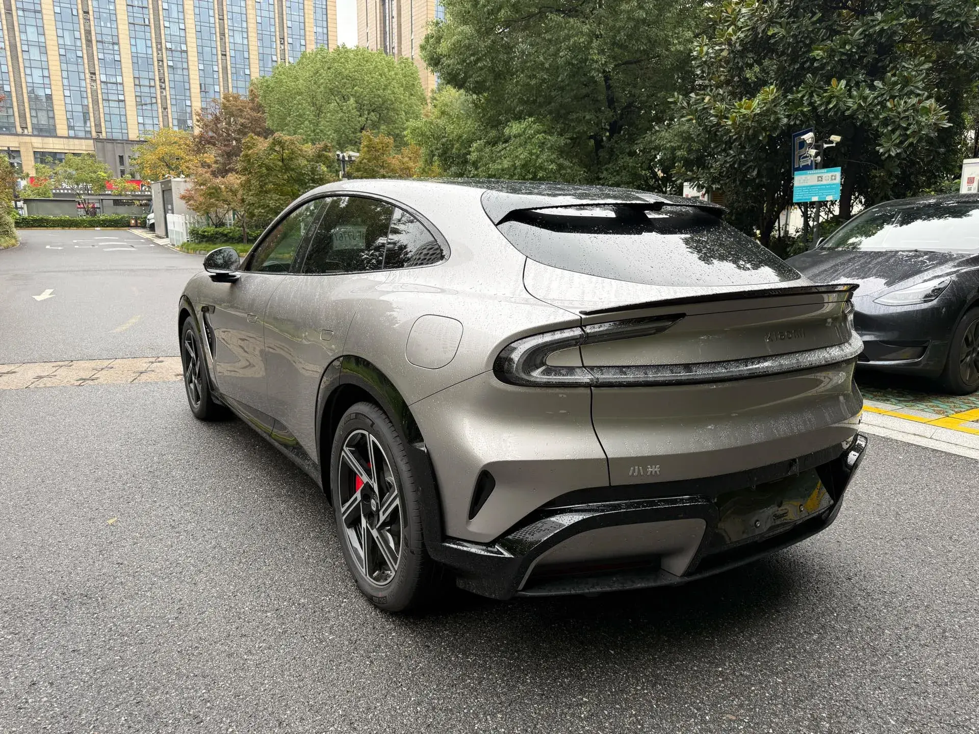 2025 MI YU7 thumbnail 4