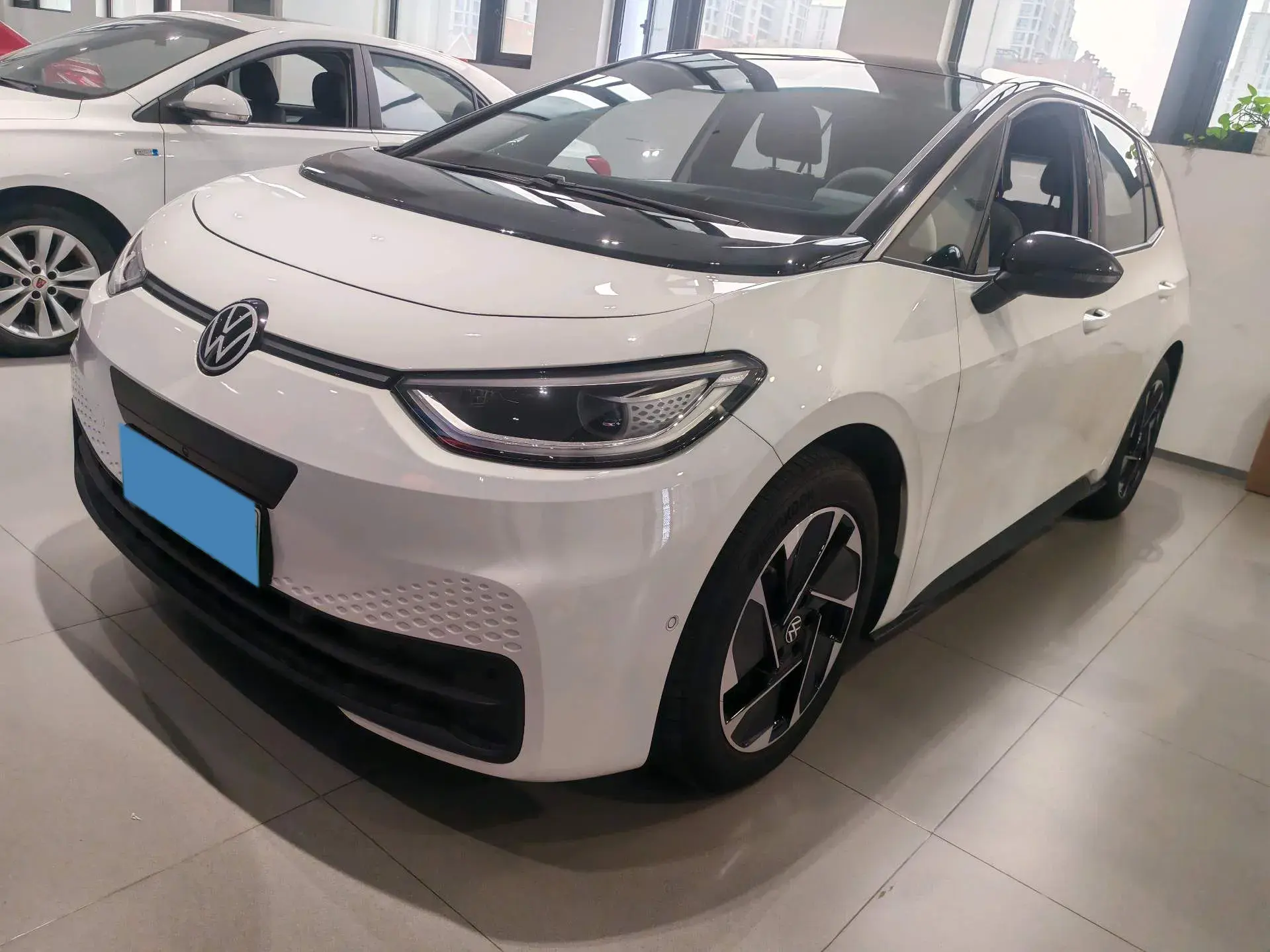 2025 VOLKSWAGEN ID.3 view 1