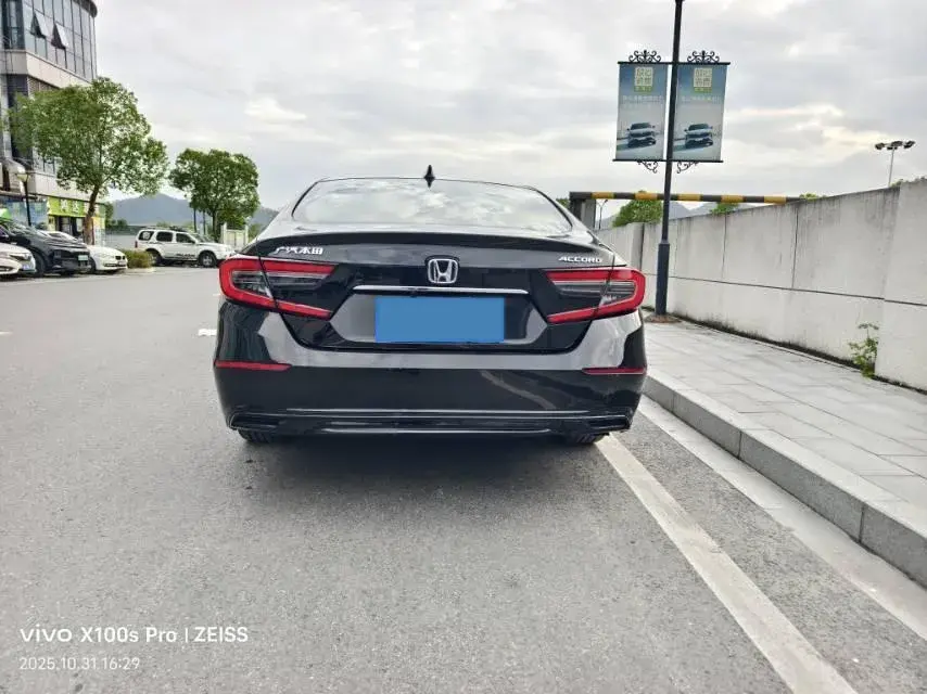 2022 HONDA ACCORD thumbnail 4