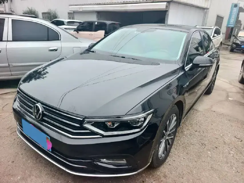 2020 VOLKSWAGEN MAGOTAN view 1