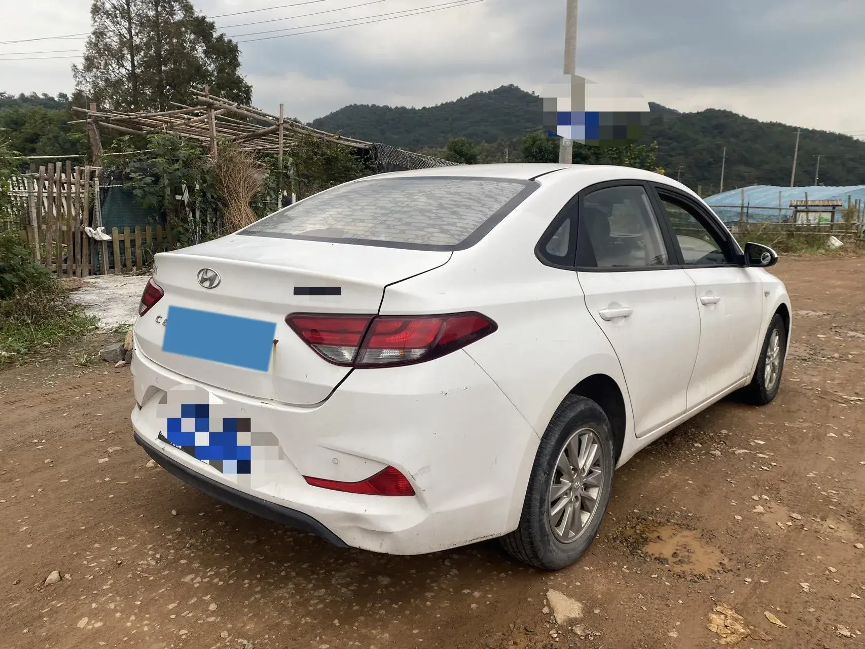 2017 HYUNDAI CELESTA thumbnail 2