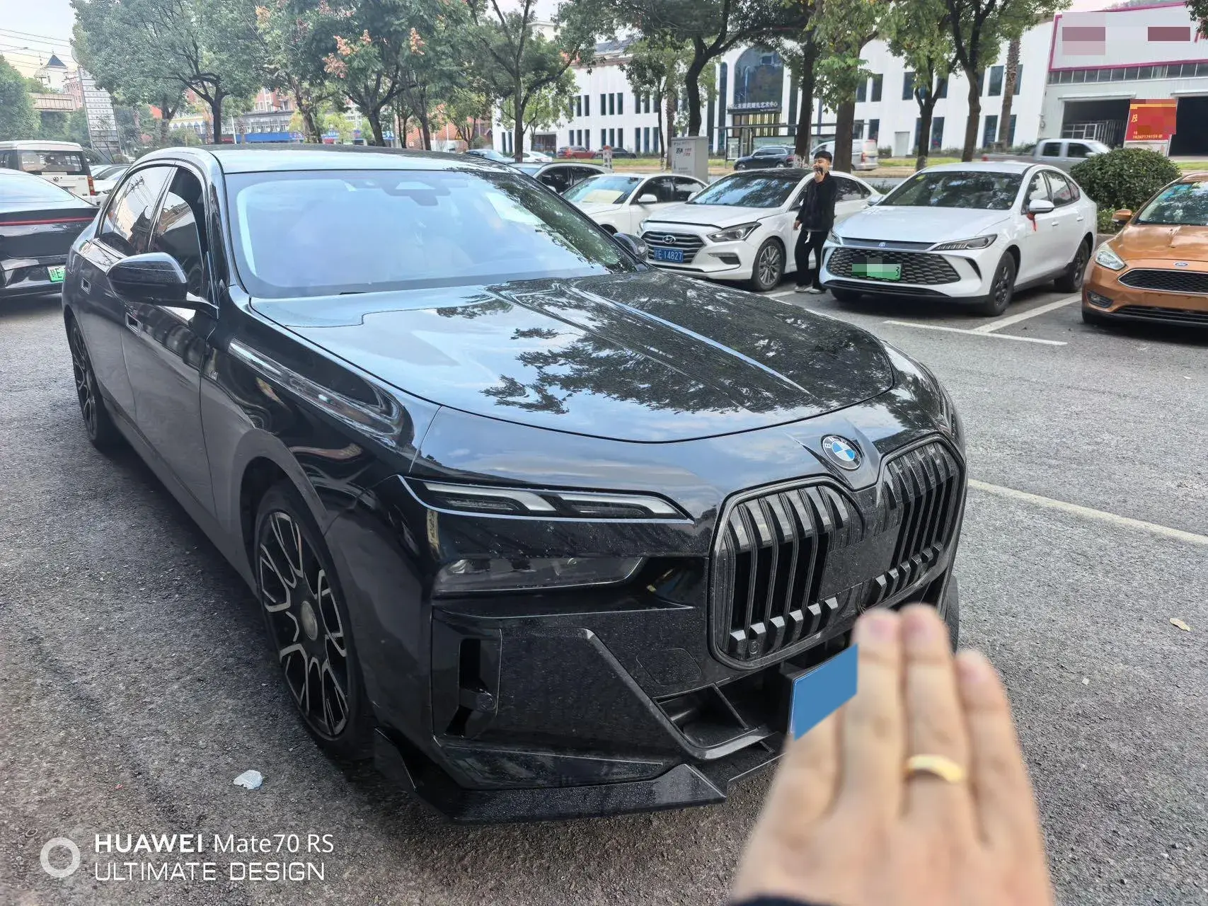 2023 BMW 7 thumbnail 2