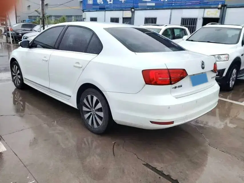 2018 VOLKSWAGEN SAGITAR thumbnail 4