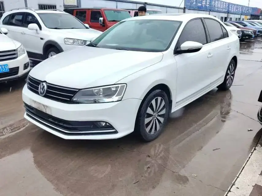 2018 VOLKSWAGEN SAGITAR view 1