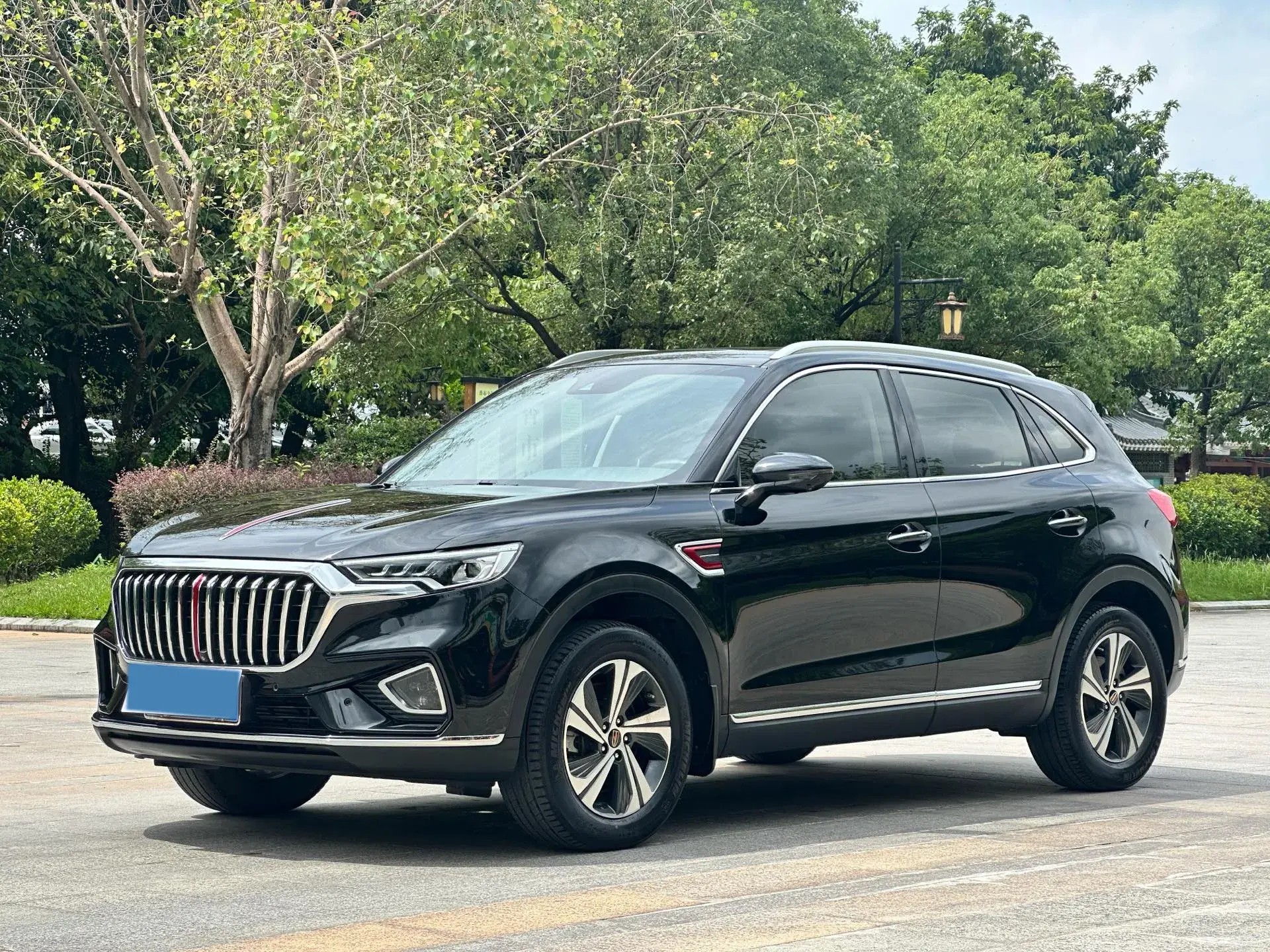 2019 HONGQI HS5 view 1