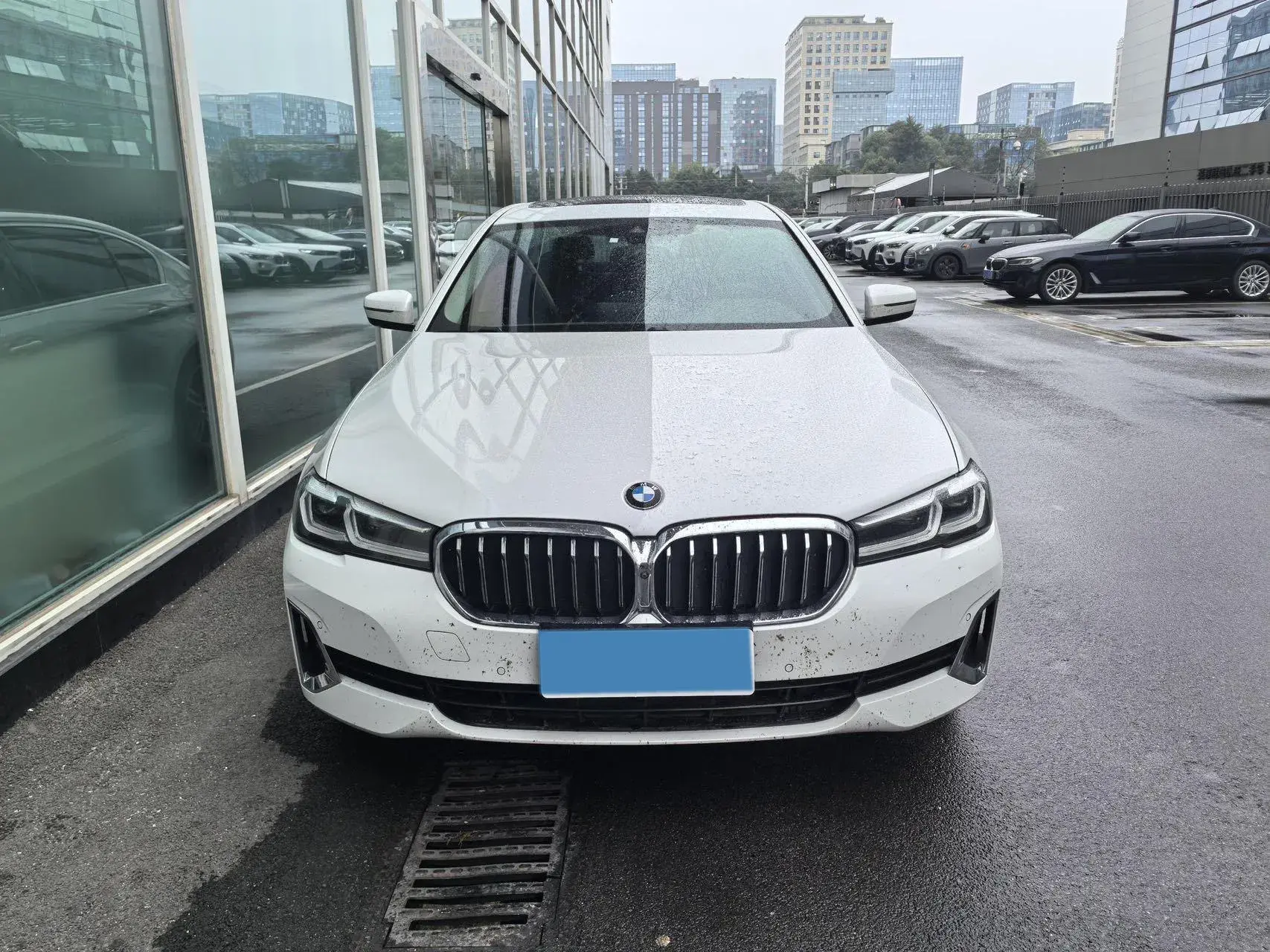 2021 BMW 5 thumbnail 2