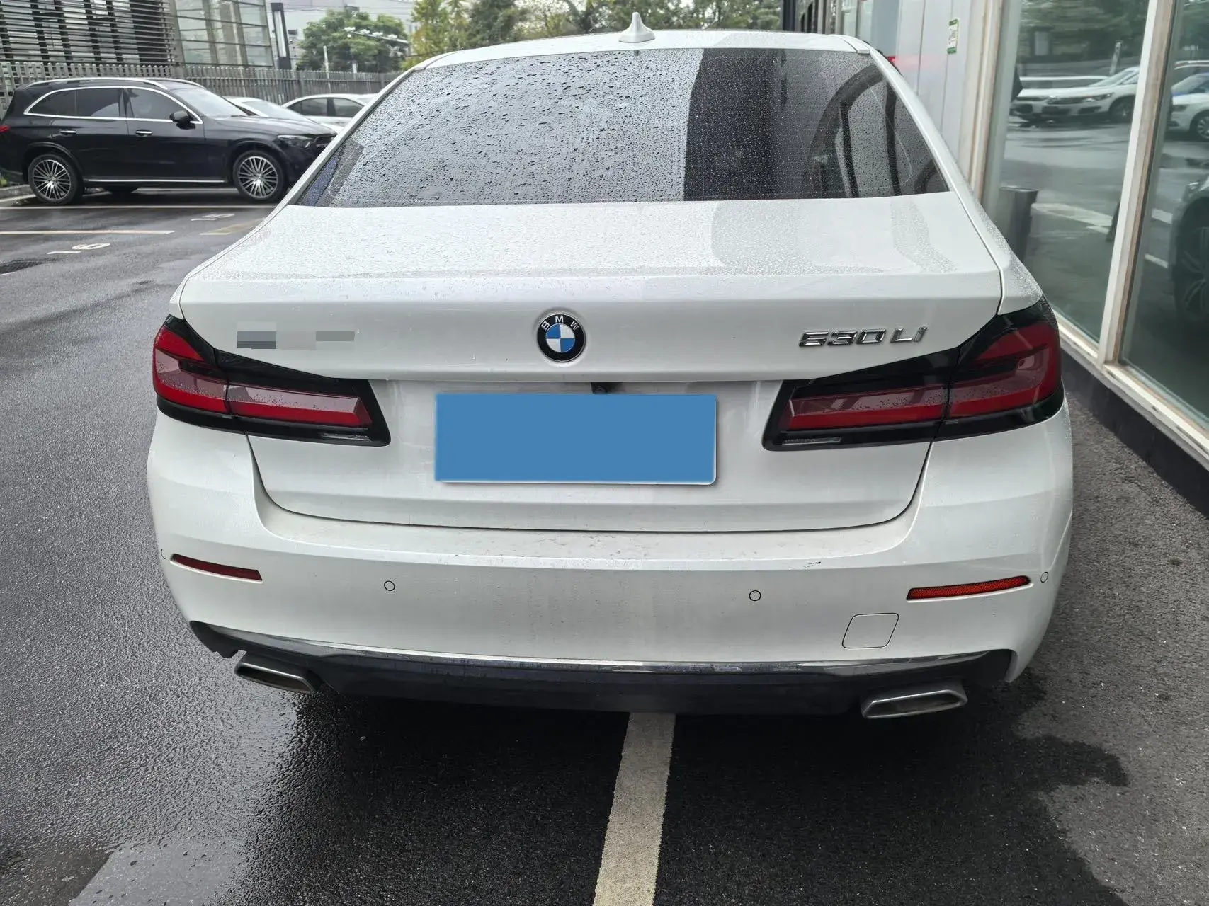 2021 BMW 5 thumbnail 3