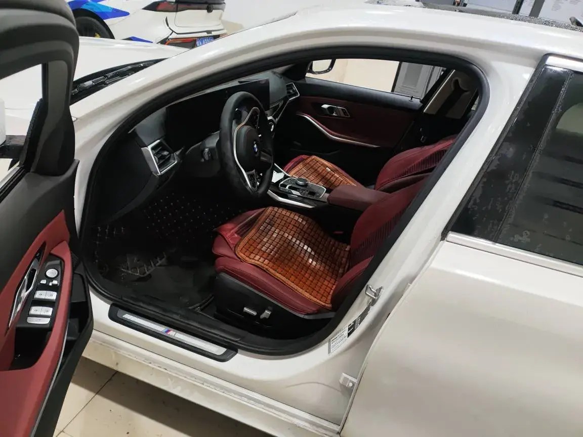 2023 BMW 3 thumbnail 3