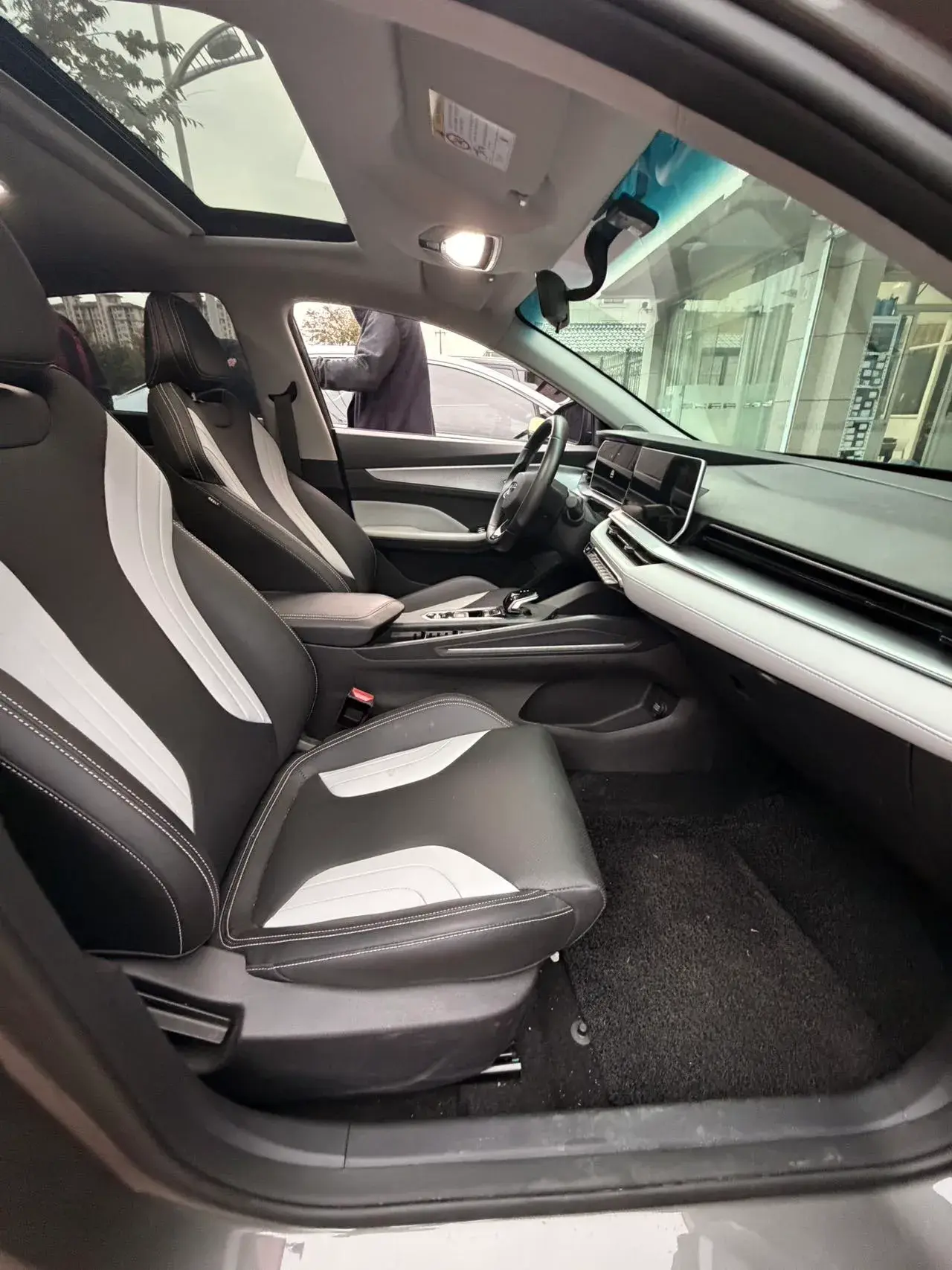 2022 GEELY BINRAY thumbnail 4