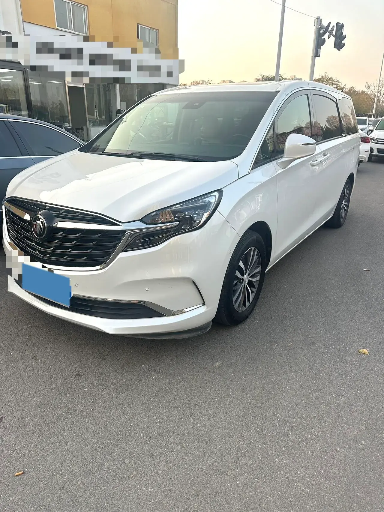 2021 BUICK GL8 view 1