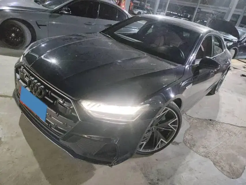 2024 Audi A7L 2.0T 245HP L4 7DCT