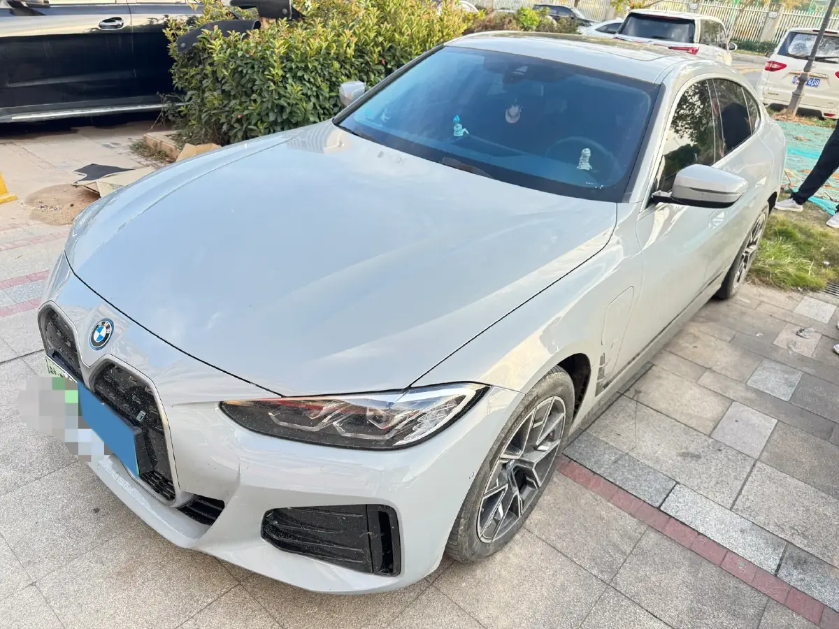 2023 BMW i4 BEV 70KWH