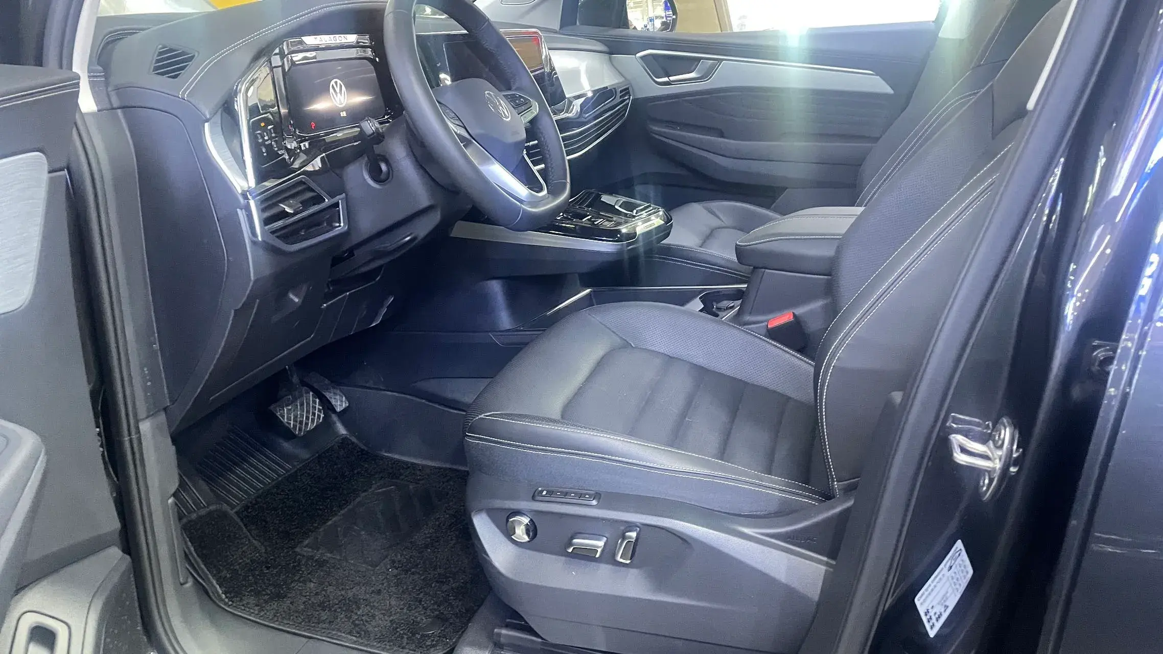 2024 VOLKSWAGEN TALAGON thumbnail 3