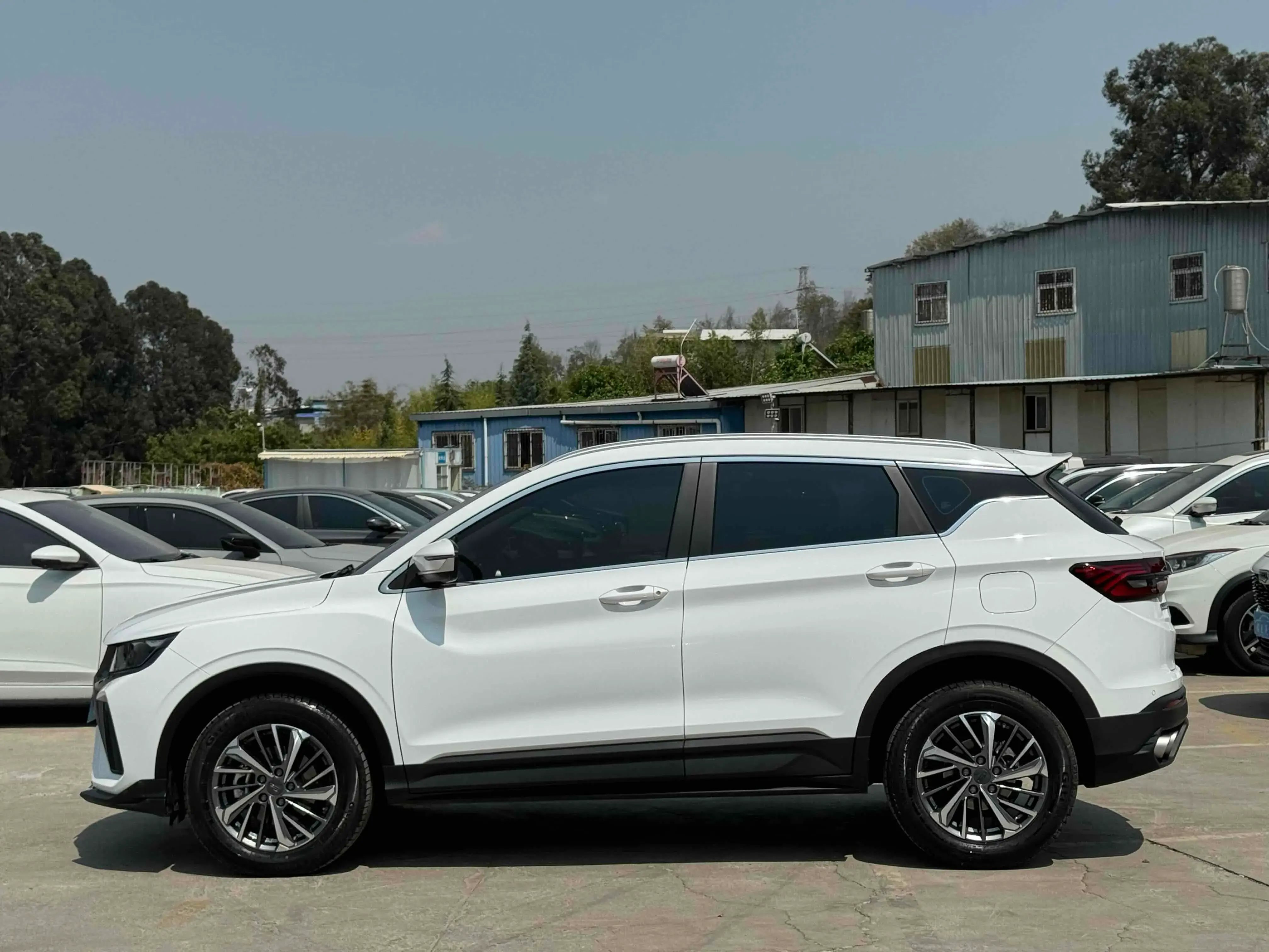 2021 GEELY COOLRAY thumbnail 3