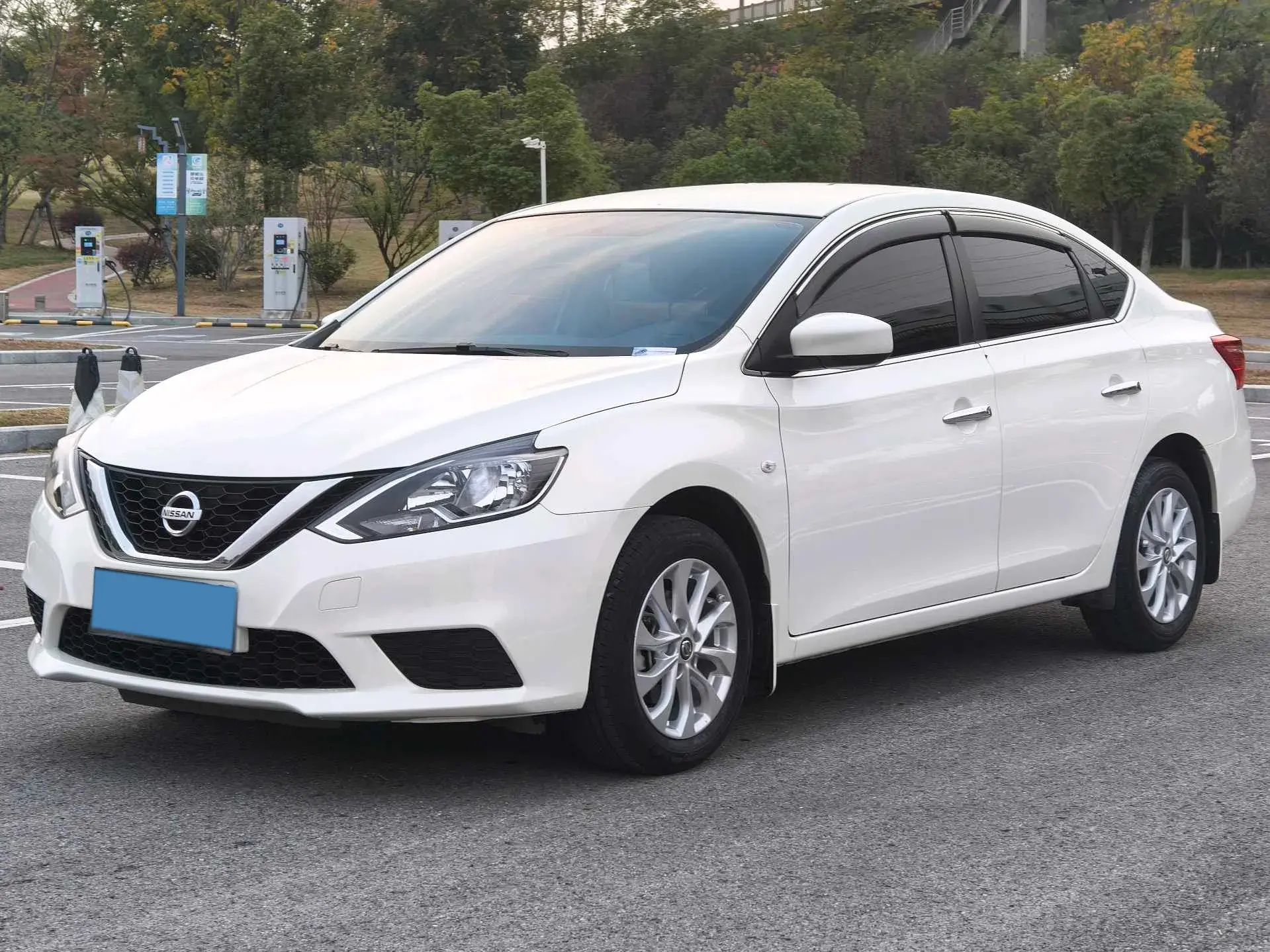 2022 NISSAN SYLPHY view 1