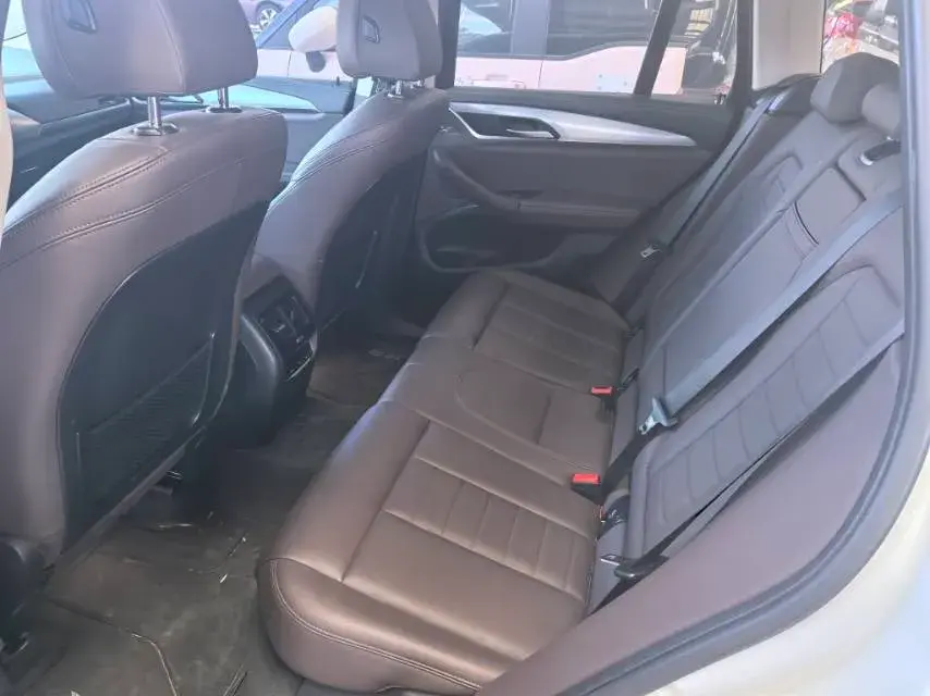 2020 BMW X1 thumbnail 4