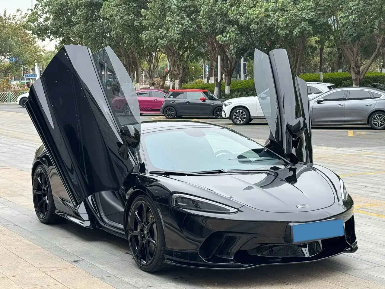 2022 MCLAREN GT thumbnail 3