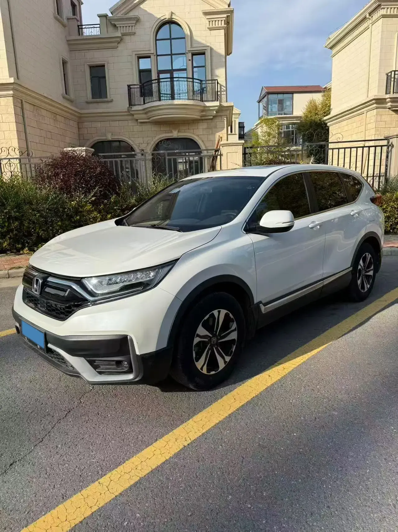 2021 HONDA CR-V view 1