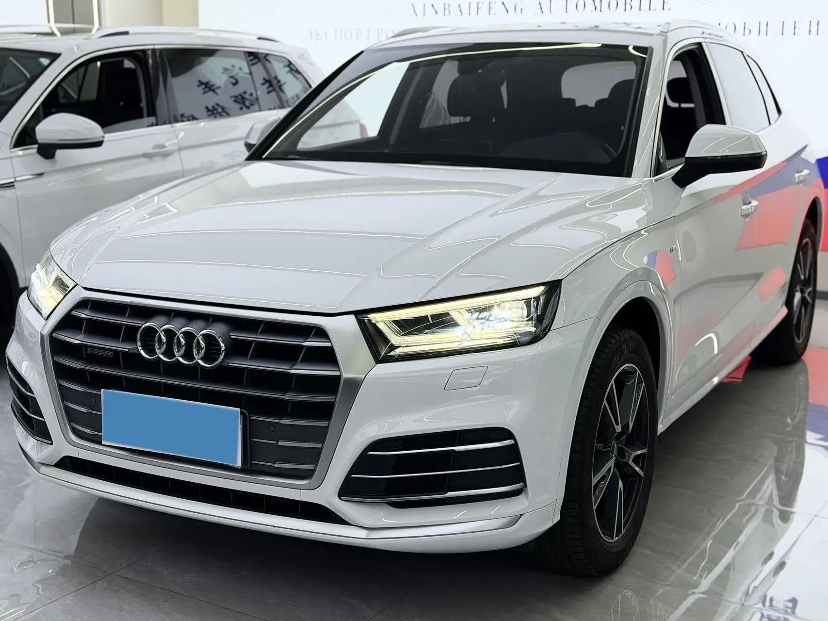 2020 AUDI Q5L view 1