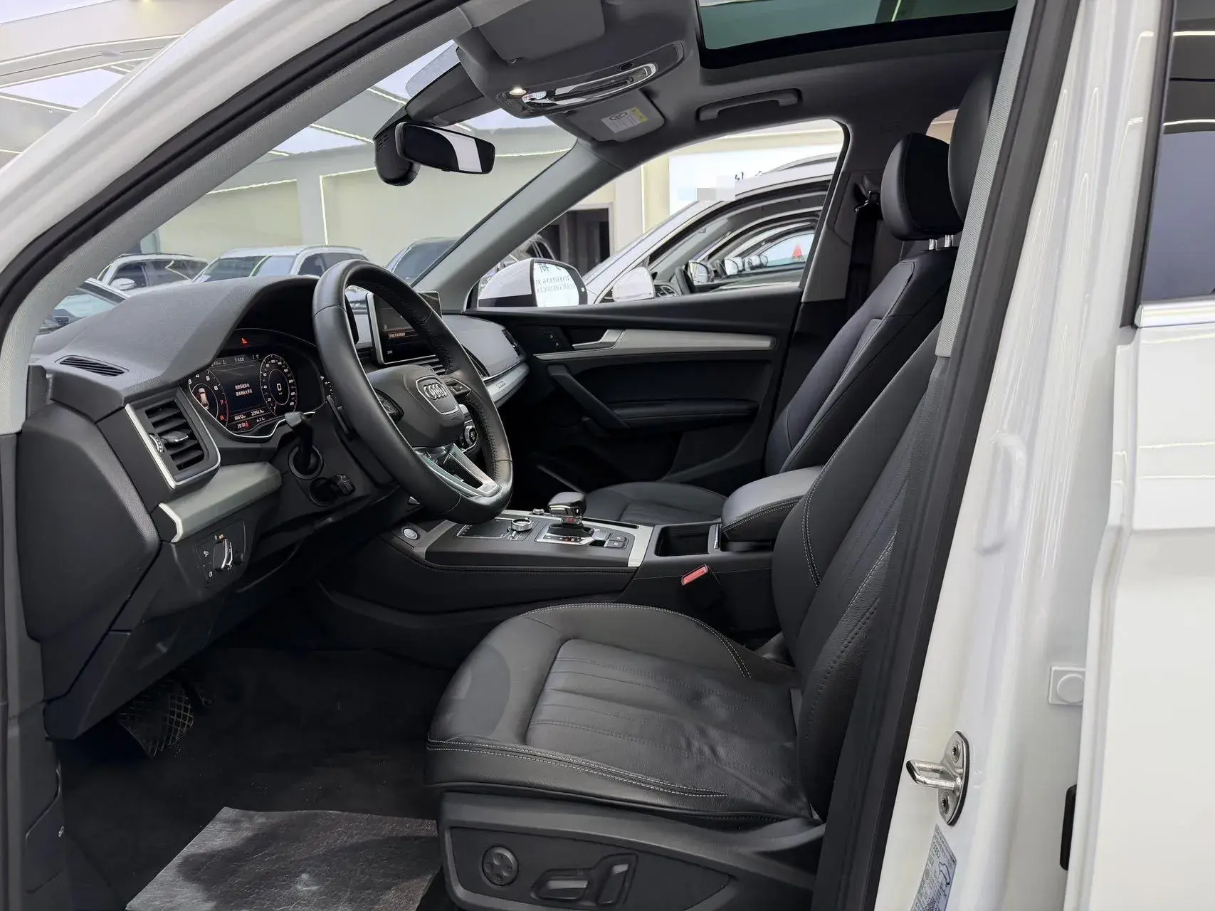 2020 AUDI Q5L thumbnail 3