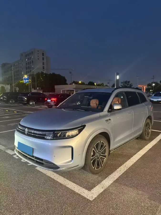 2024 AITO AITO M7 1.5T 152HP L4 REEV 38.5KWH 2024 AITO AITO M7 1.5T 152HP L4 REEV 38.5KWH