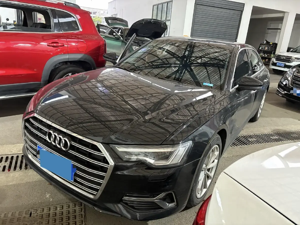 2022 Audi A6L 2.0T 190HP L4 7DCT