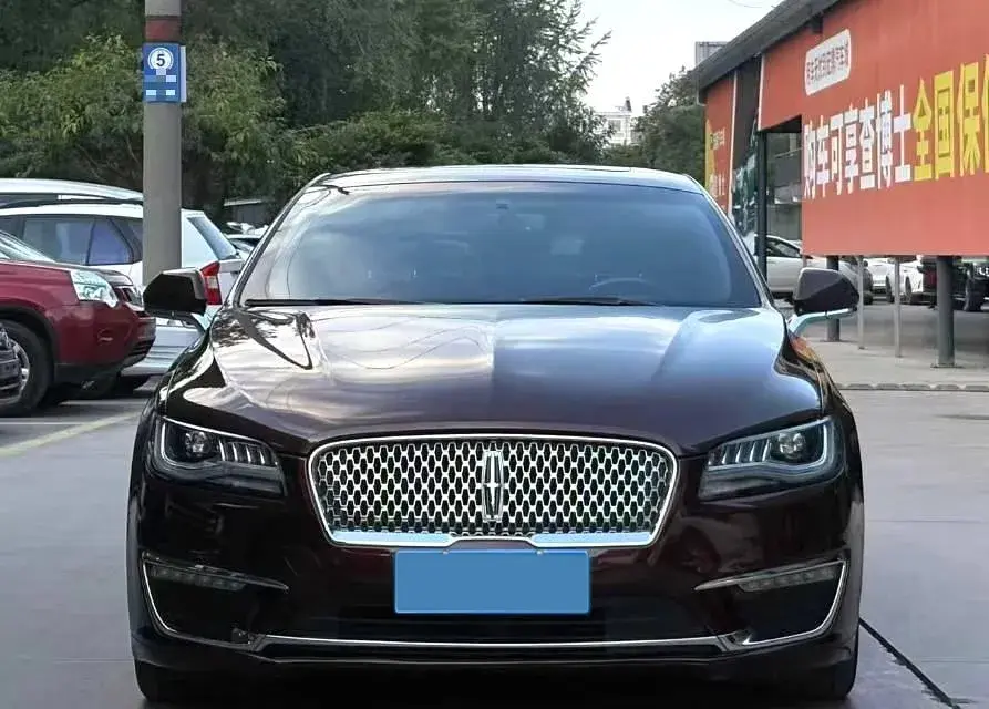 2019 LINCOLN MKZ thumbnail 2