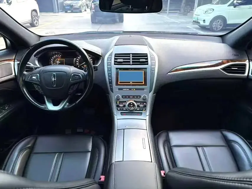 2019 LINCOLN MKZ thumbnail 3