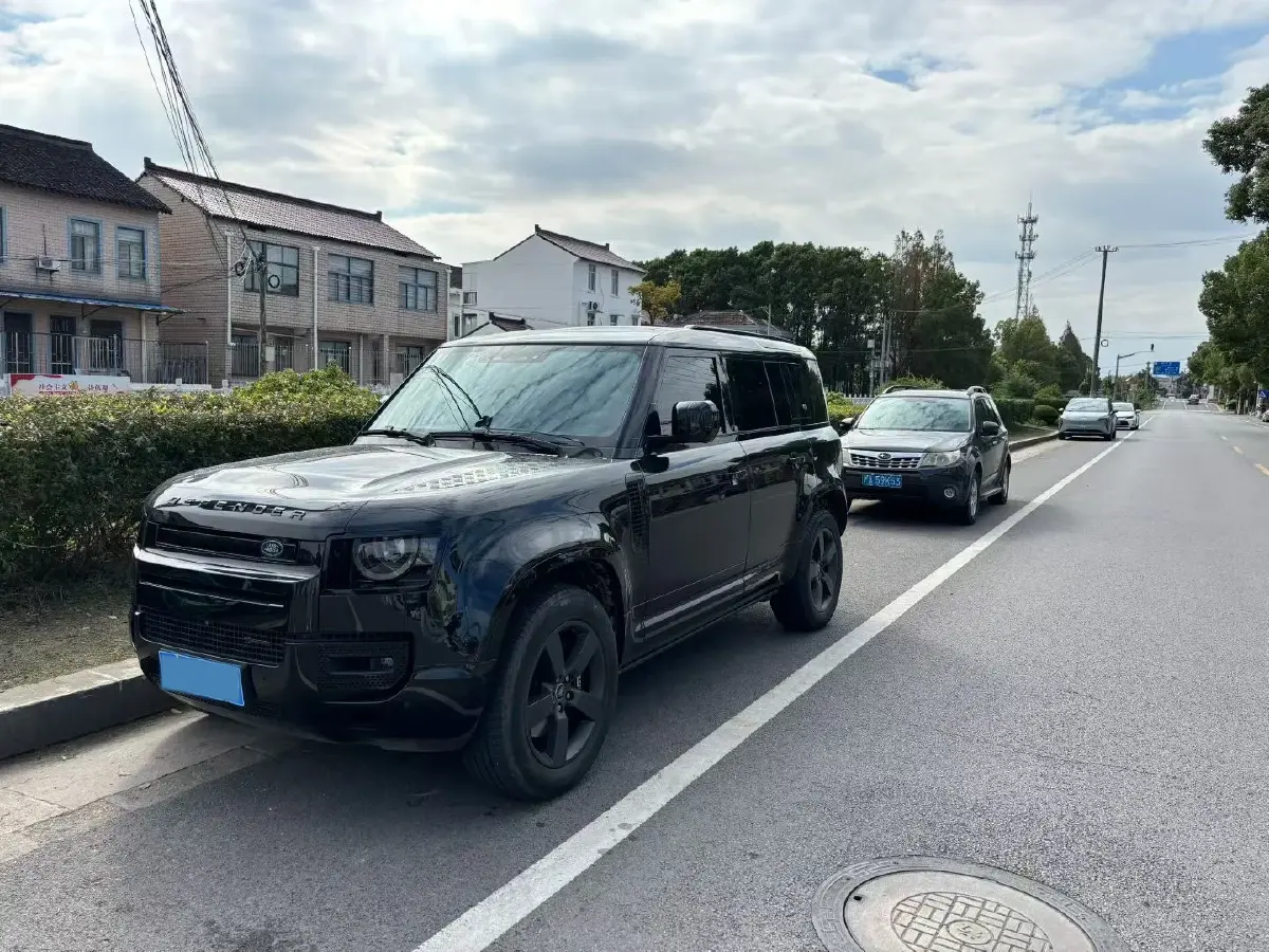 2023 Land Rover Defender 3.0T 400HP L6 8AT