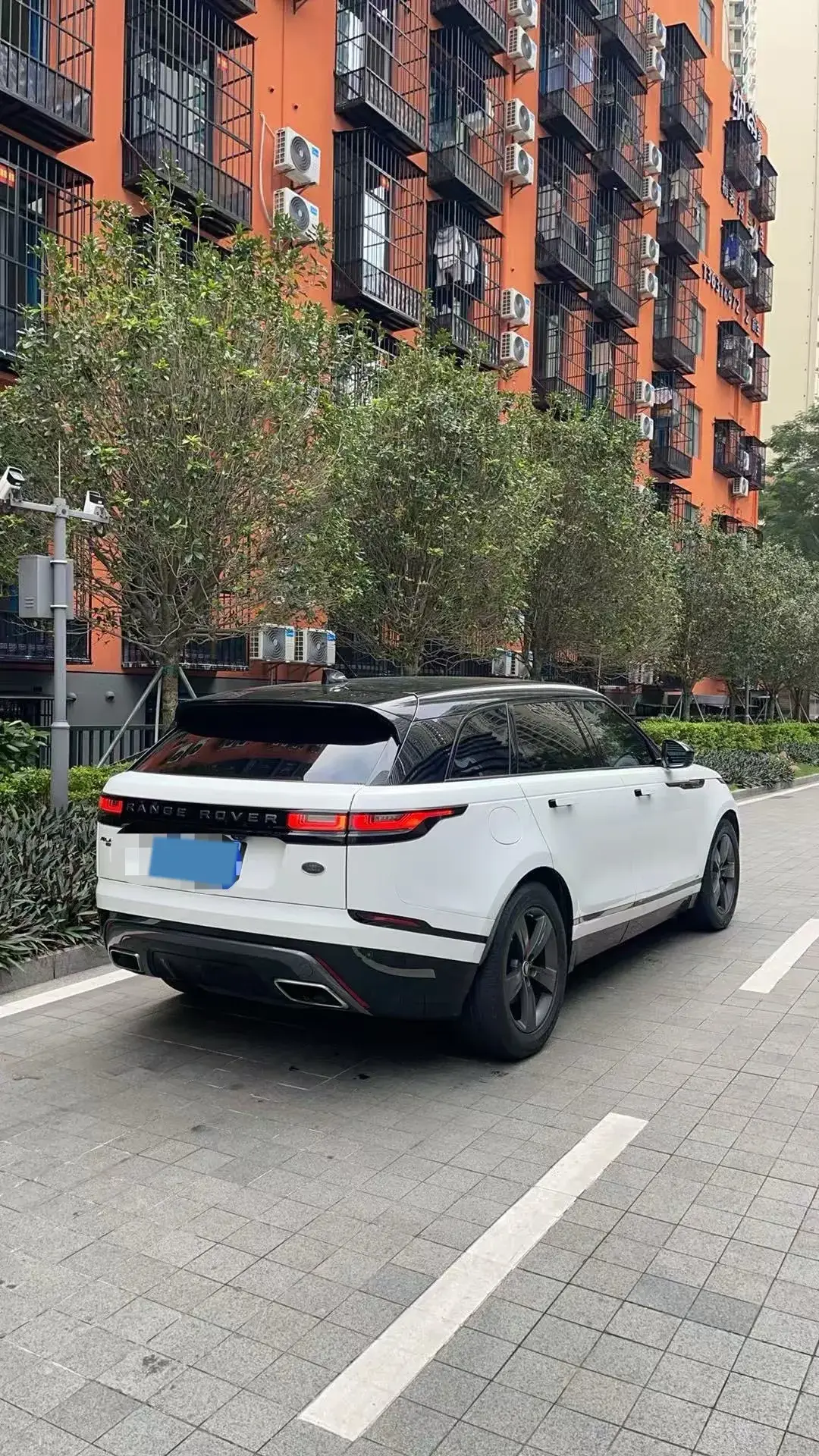 2018 LAND ROVER thumbnail 2