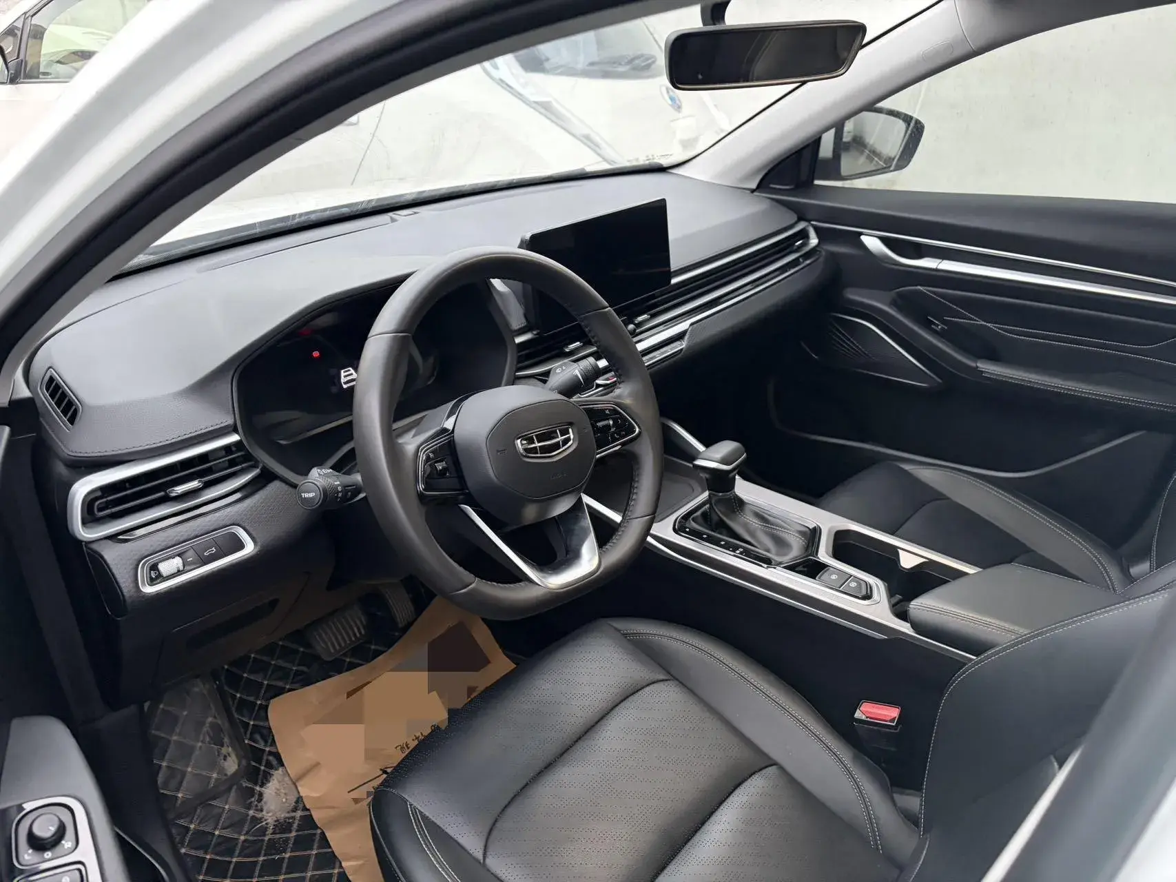 2022 GEELY EMGRAND thumbnail 4