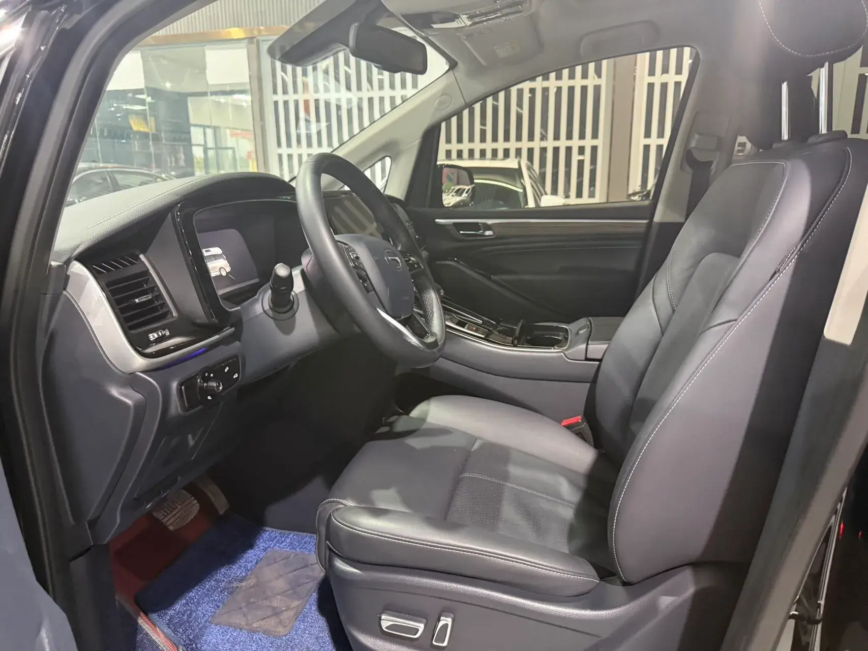 2021 GAC TRUMPCHI thumbnail 3