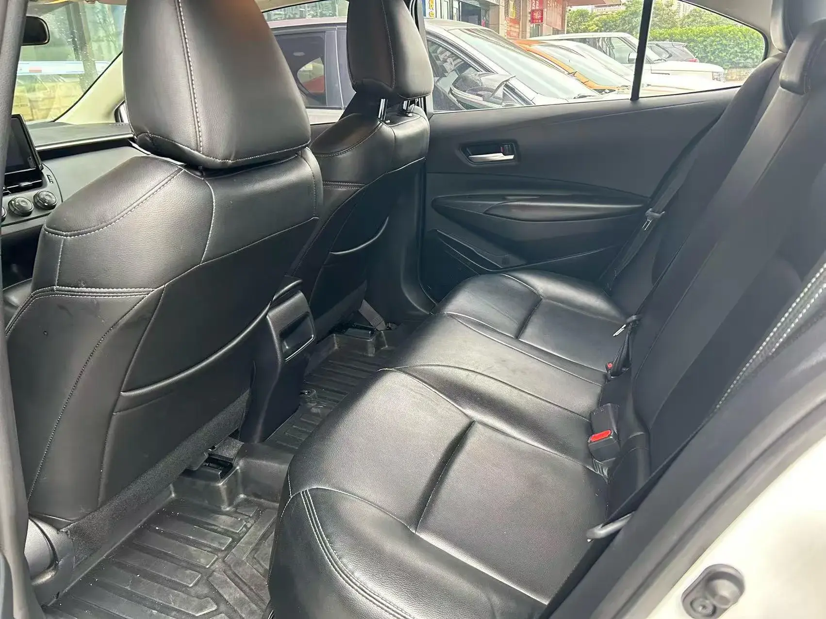 2024 TOYOTA COROLLA thumbnail 4