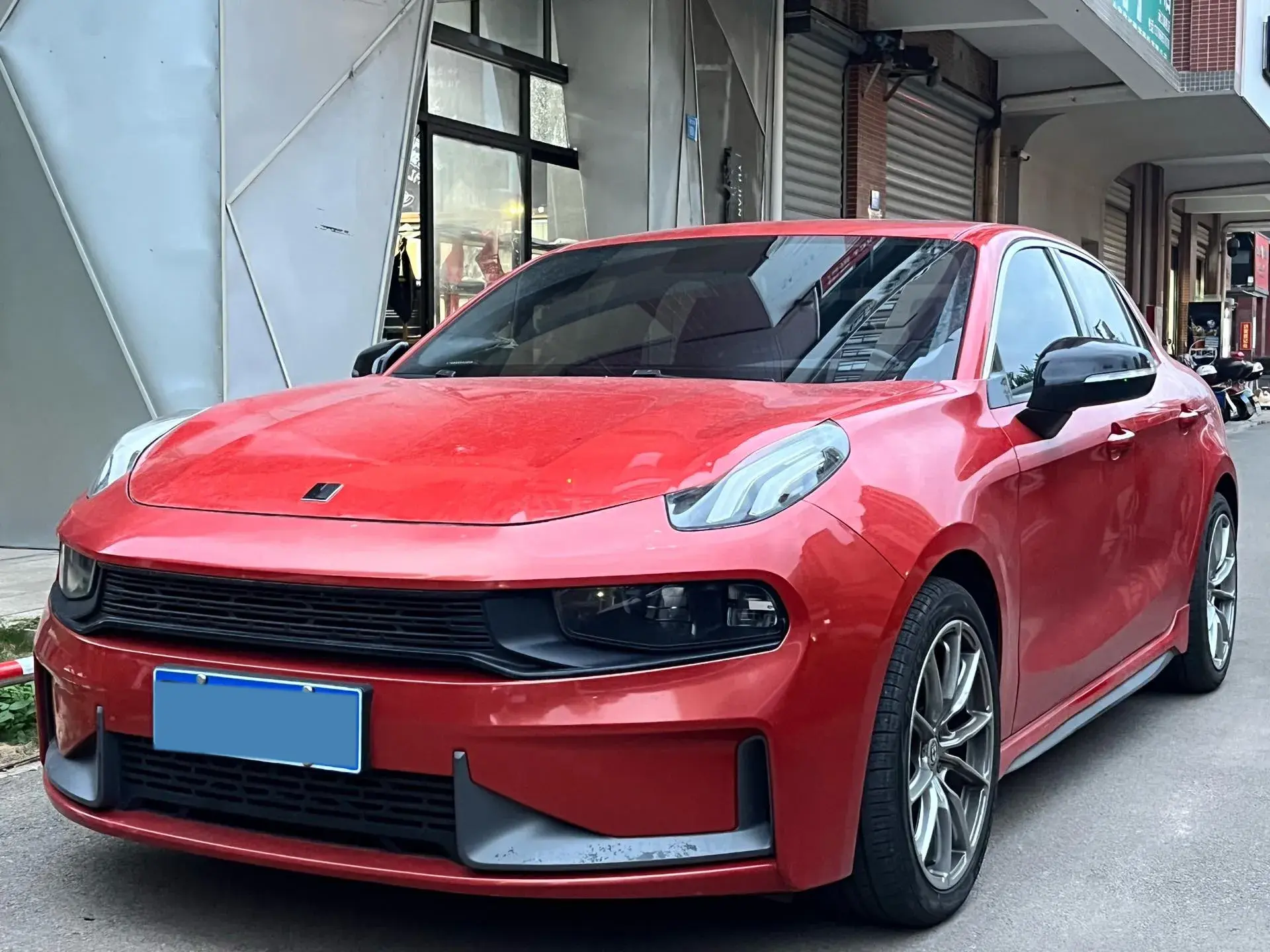 2019 LYNK&CO 03 view 1